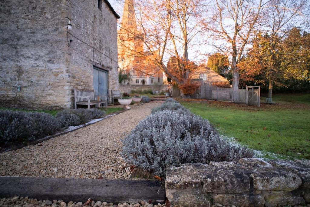 Dove House Cottages - No 1 Oxford Buitenkant foto